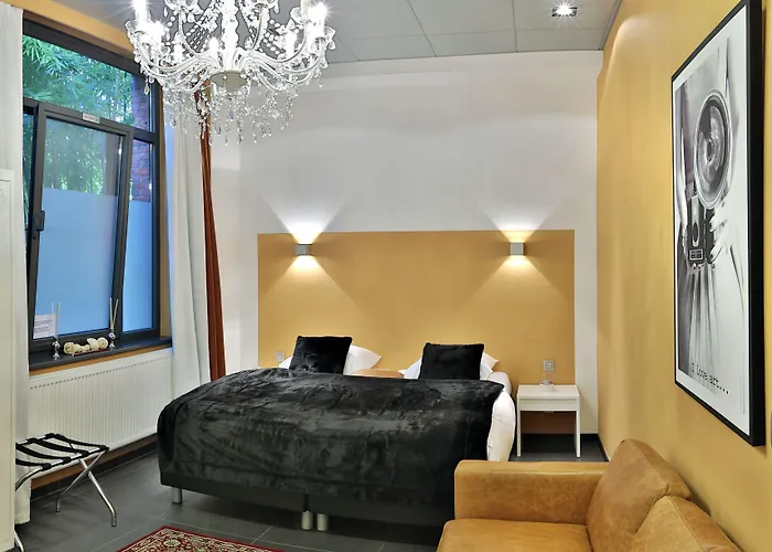 Hotel Moon